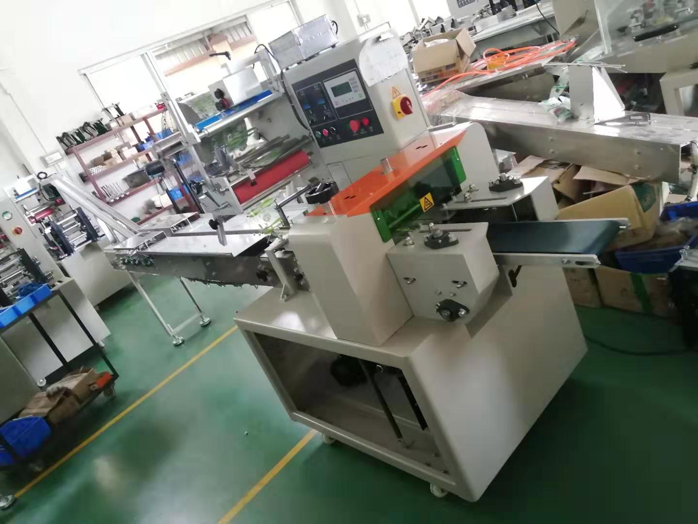 automatic cookies packaging machine on edge
